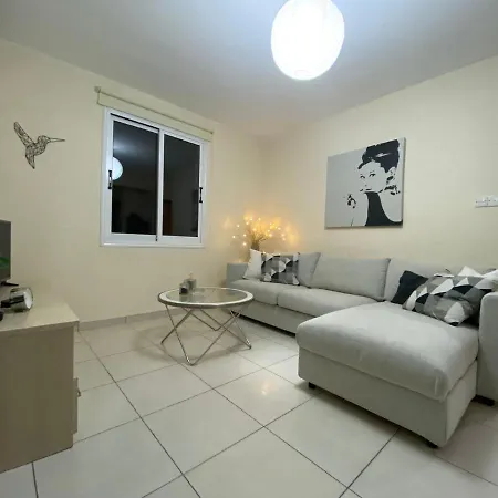 Palms A1 204 * Pyla