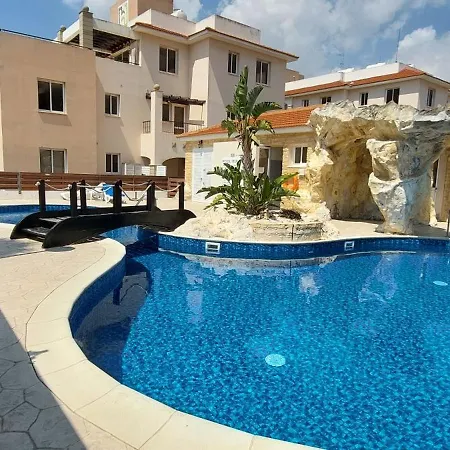 Palms A1 204 * Pyla