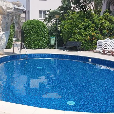 Palms A1 204 Pyla